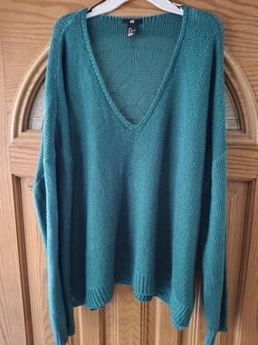 H&M Green V-Neck Knit Sweater